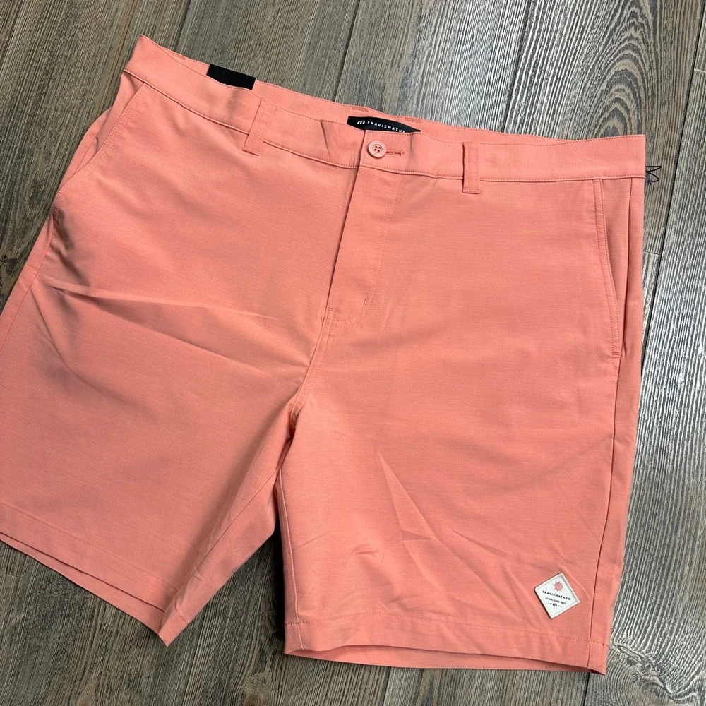 Travis Mathew Tech Chino Shorts Mens 40 Peach Pink 1MAA590 8